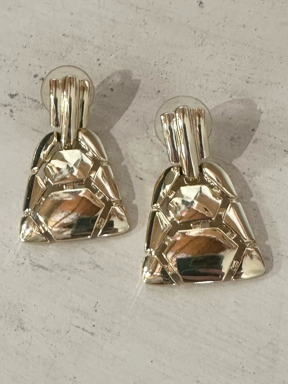 vintage 80’s gold trapezoid door knocker earrings